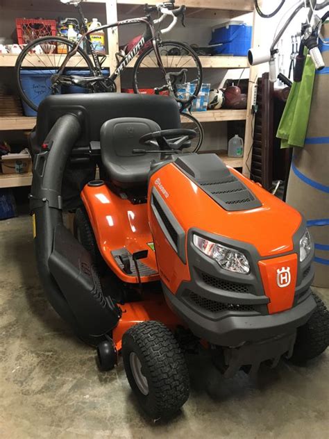 Husqvarna 22hp 46” Riding Mower With Triple Bagger For Sale In Puyallup