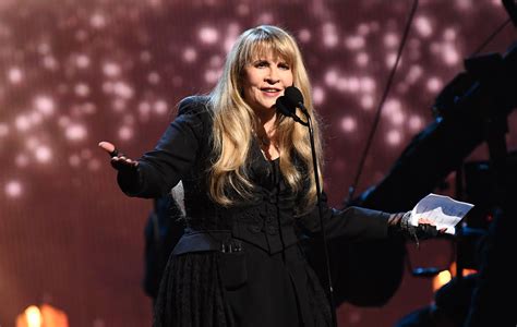 Stevie Nicks Announces Return With New Single For What It S Worth