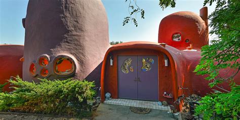 No One Wants To Buy This Bizzare Flintstones House Business Insider