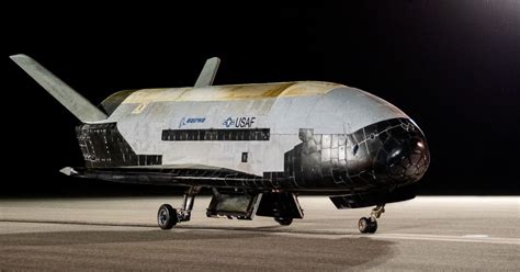 Space Forces Spunky X 37b Space Plane Returns To Earth After 908 Days In Orbit