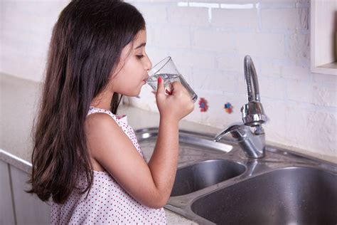 Research Shows Water Fluoridation Safe For Children Inside Water