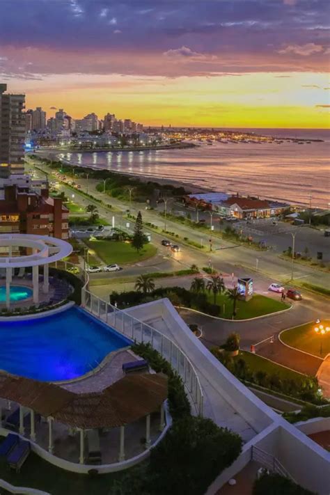 Pacote Montevidéu Uruguai 2025 Em 2023 Uruguai Montevideo Montevidéu Ponto Turístico