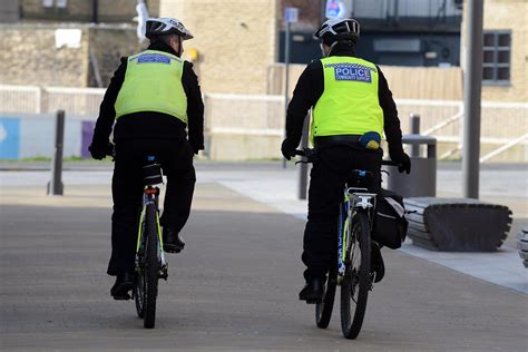 Police Officers Told They Have No Power To Enforce Face Masks Or Two Metre Rule Under National
