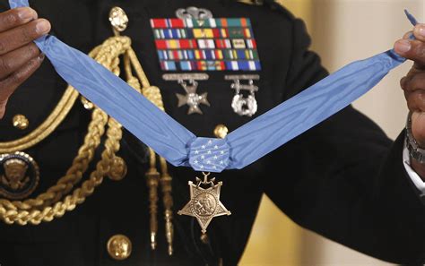 Navy Seal And Medal Of Honor Recipient Shares Words Of Wisdom With