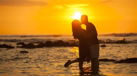 Beach Sunset Romantic Couples 2019 High Quality Photo Preview