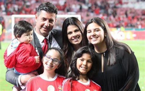 Rui carlos pinho da vitória is a portuguese football manager and a former player who played as a midfielder. Rui Vitória Treinador do Benfica operado com êxito - Impala