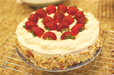 Pour into a lined and grease (deep 9″ round) cake pan with wax paper. Japanese Strawberry Cake (a.k.a. Chinese Birthday Cake ...