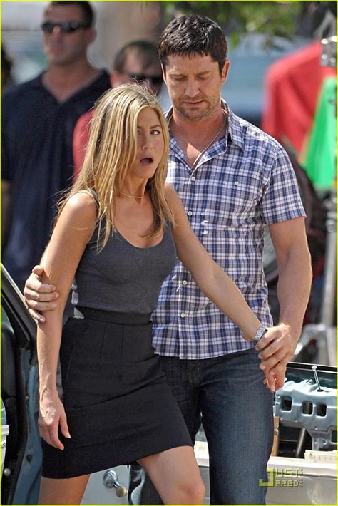 Jennifer Aniston Is A Handcuffed Hottie Photo 2157941 Gerard Butler