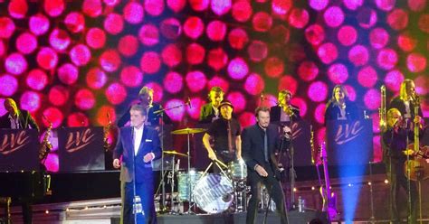 Il faut vivre vite live big band. Eddy Mitchell et son ami Johnny Hallyday - Premier concert ...
