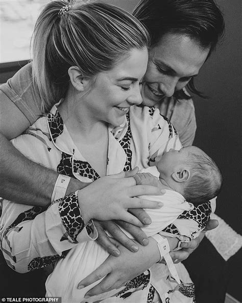 Shawn Johnson Shares Photo Of Newborn Baby Girl On Instagram Express