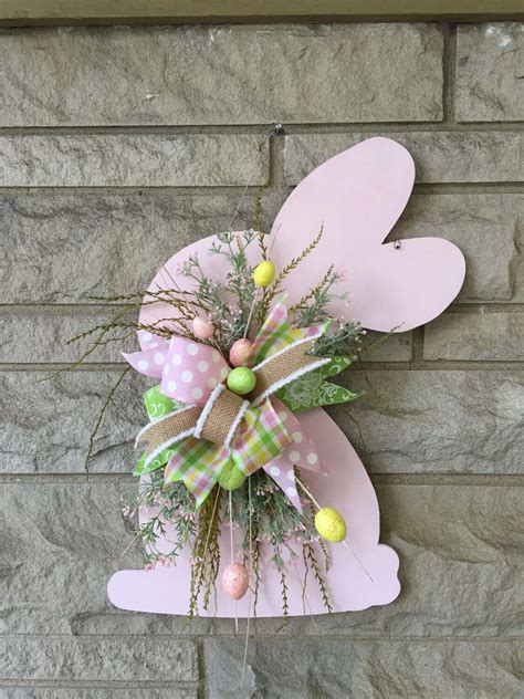 19 Best Outdoor Easter Decoration Ideas To Brighten Up Your Yard In 2020