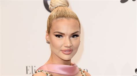 2 shirin david biography, age, height, family, net worth. Ganz traditionell: So feiert Shirin David Weihnachten ...