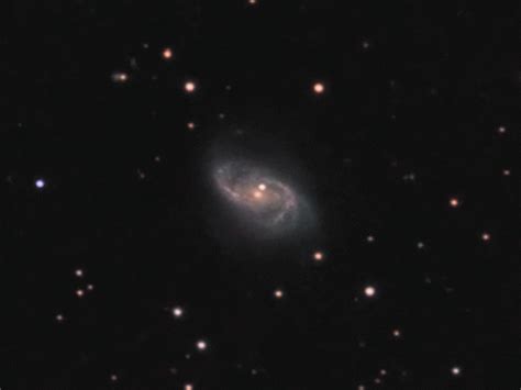Imagem da galáxia ngc 2608 tirada pelo telescópio hubble. Galaxia Espiral Barrada 2608 : La Galaxia Espiral Barrada ...