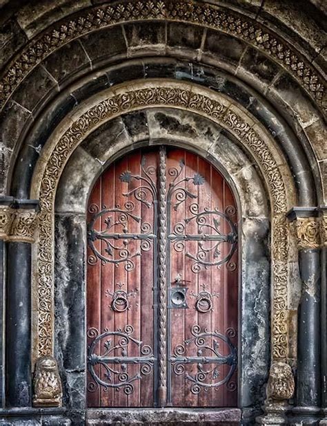 Retro Castle Arch Old Red Wood Door With Gothic Wall Backdrop For Phot