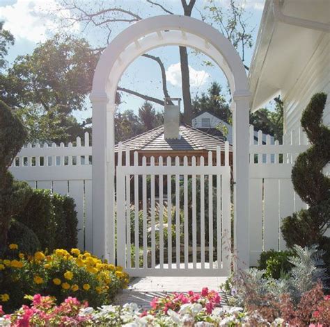 Picket Fence And Gate W Arbor Arbors And Pergolas White Picket Fences