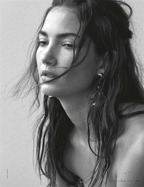 Lily Aldridge Poses In Effortlessly Chic Fashion For Elle Italy Lily