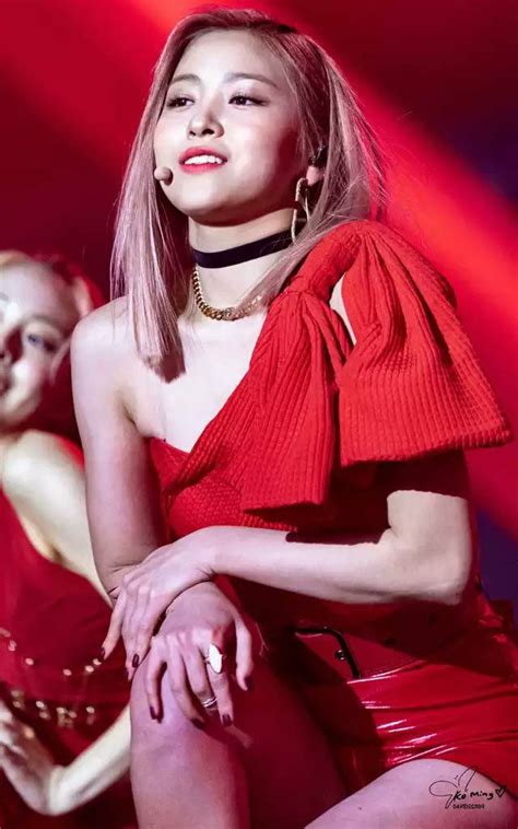 Home » member profiles » yuna (itzy) profile and facts. ITZY / Ryujin trong 2020