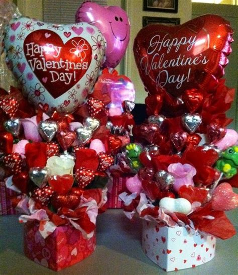 16 valentine's day gift boxes to spread the love from near or far. Valentine Gift Baskets Ideas - InspirationSeek.com