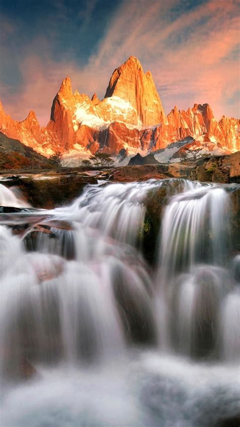 Patagonia Argentina Cascadas Corriente De Agua Montañas Atardecer