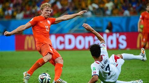 Raphael Honigstein Pays Tribute To Dirk Kuyt The Unsung Hero Of The