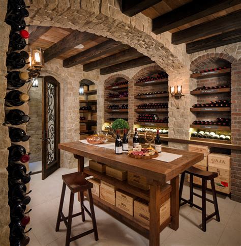 Rustic Wine Cellar And Tasting Room Méditerranéen Cave à Vin San