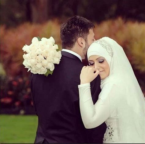 Of course, he should respect her decision if she refuses. 150 Romantic Muslim Couples Islamic Wedding Pictures - Part 2
