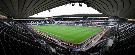 Derby county football club (/ˈdɑːrbi/) is a professional association football club based in derby, derbyshire, england. Derby 10k | Matthew Jones Commercial Photography