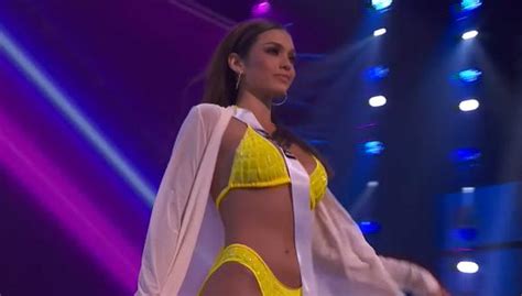 Miss Universo Janick Maceta Representante De Perú En Desfile De Traje De Baño Y Vestido De