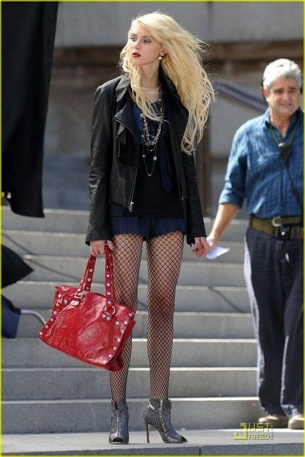 Taylor Momsen On Gossip Girl With The Brentwood In 2020 Jenny