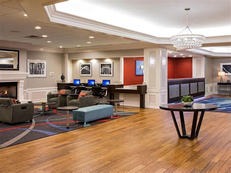 Holiday Inn Express Nashville Downtown Hotel In Nashville Tennessee