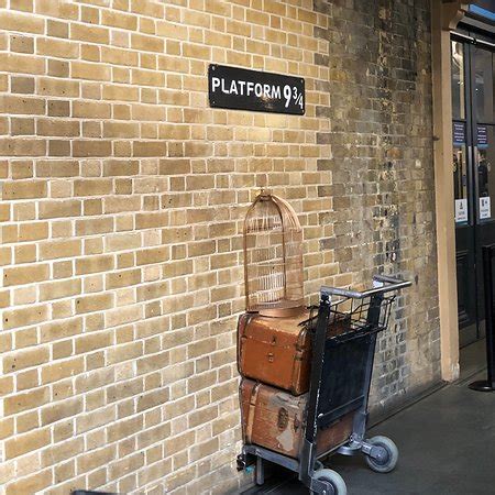 Harry Potter Shop At Platform 9 3 4 Londres 2021 Ce Qu Il Faut