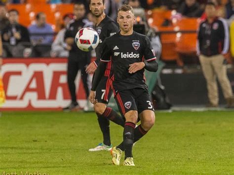 Professional soccer player who has been fortunate to travel the world through the ball on his feet d.c. MLS-Ass Büscher exklusiv: "Take it or leave it"