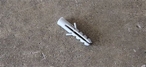 If the fit it too tight, the anchor will bend or break, and you will have to start over with a new one. How to Install Drywall Anchors to Hang Heavy Stuff on Your ...