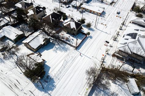 Icy Storm Barrels Across Central Us Leaving Millions Without Power