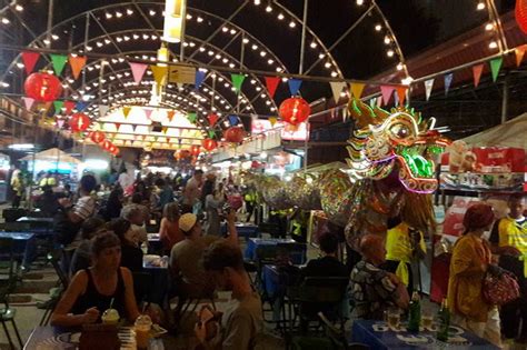 Chiang Mai Night Bazaar ‘enjoy Shopping In The Night Time Market Fair