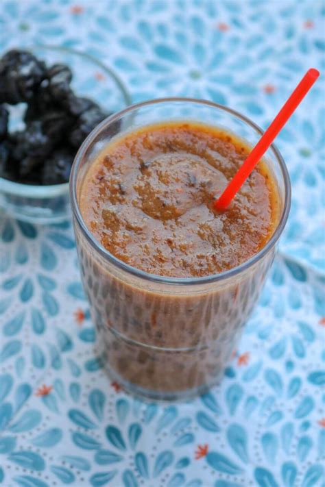 This high fiber smoothie is a delicious way to start your morning. 10 Laxative Smoothie Recipes for Constipation Relief | Vibrant Happy Healthy