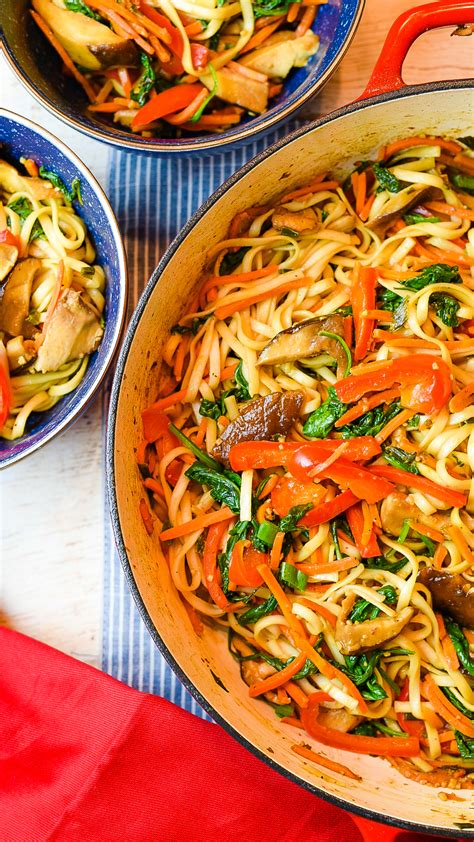 Swapping egg noodle for soy bean noodles (you could also use buckwheat noodles. Easy Breezy Vegetable Lo Mein | Dude That Cookz