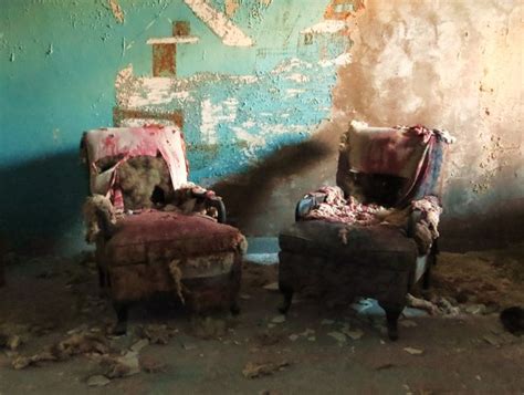 13 Photos Of An Abandoned Psych Ward Will Make Your