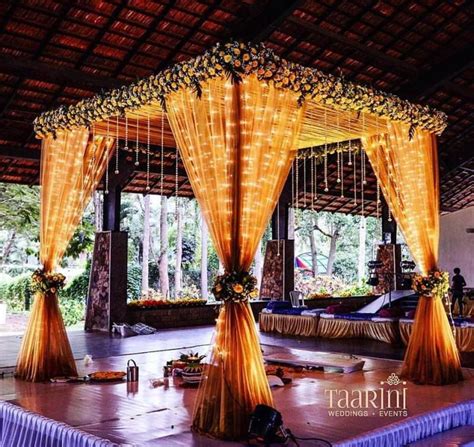 Not only is the scenery absolutely breathtaking. 10 New Mandap Ideas For Your Perfect Upcoming Winter ...