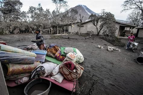 In Pictures Villages Blanketed In Ash As Indonesias Mount Sinabung Erupts The Straits Times