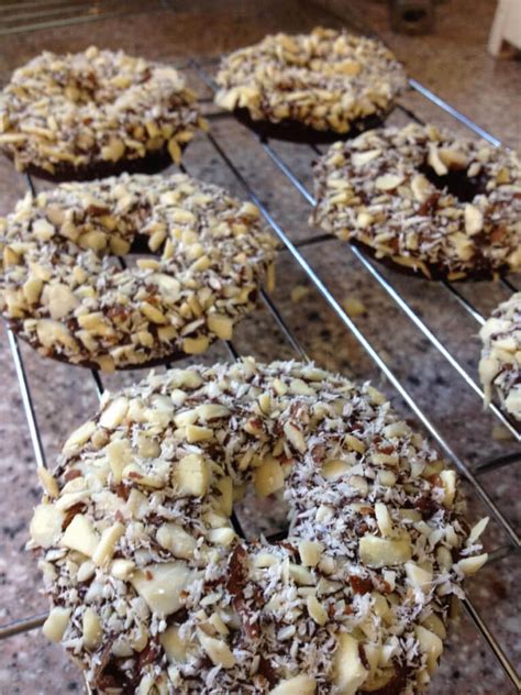 If you've never tried a recipe like this before you might want to go with the keto chocolate. Insanely-Easy Keto Donuts: 16 Low Carb Donut Recipes