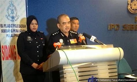 Contoh laporan polis kemalangan kereta. Penduduk bakar kereta wanita terlibat kemalangan kini ...