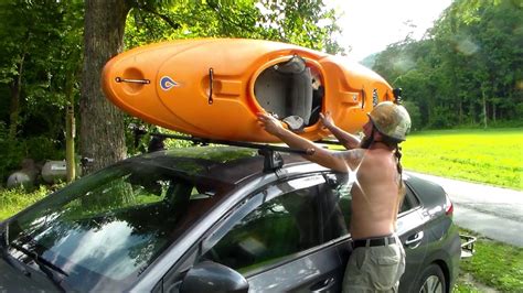 How To Properly Transport Kayaks On The Top Of Your Vehicle Youtube
