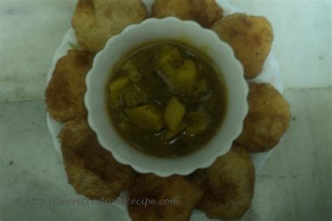 How To Make Choti Club Kachori Aur Aloo Ki Sabji Stuffed Puri With