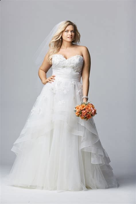 Your ultimate second marriage wedding dress shopping guide. Wedding Dresses For Second Marriages