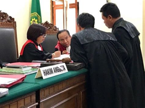 Diduga Hakim Jaksa Dan Pengacara Kompak Sepakat Putus Ringan Terdakwa Sorottransx