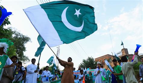 In Pictures Kashmir In Focus As Pakistanis Celebrate Nd Independence Day Pakistan Dawn Com