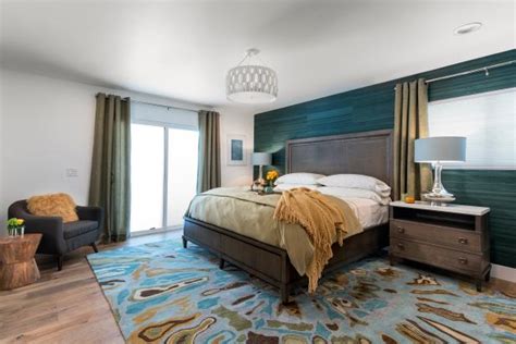 Property brothers jonathan and drew scott share ideas on redesigning a bedroom. 7 Things Every Master Bedroom Needs | HGTV's Decorating ...