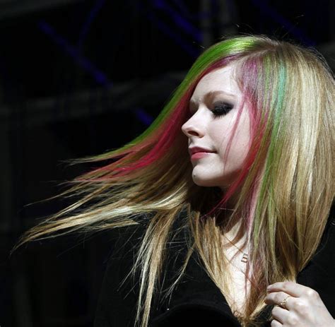 Los Angeles Sängerin Avril Lavigne Von Fünf Männern überfallen Welt
