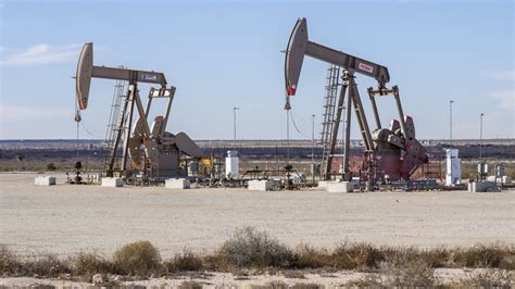Texas Accuses Blackrock Of Boycotting Energy Companies Amid Esg Crisis